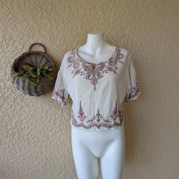 Free people crop peasant top with embroidered floral details - Picture 1 of 5